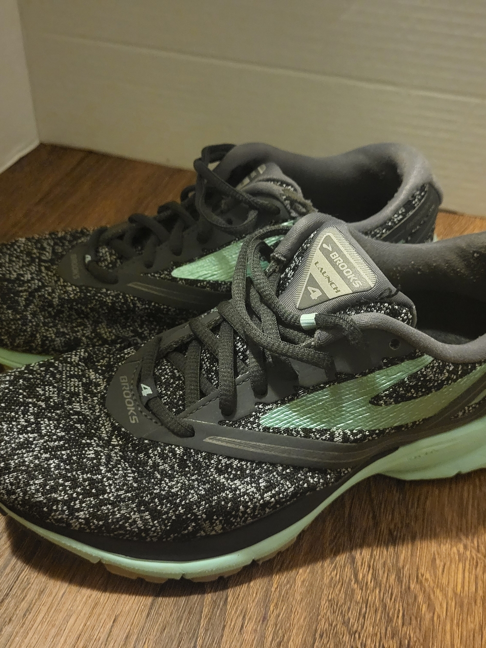 Brooks Women's Running Shoes - Black with Mint Green Accent